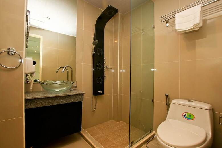 Hotel Le Breeze Resort