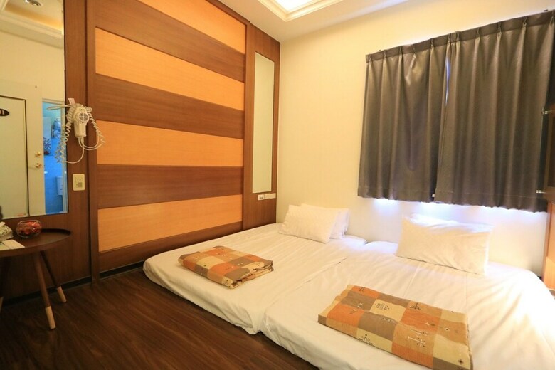 Hotel Hjs Guest House