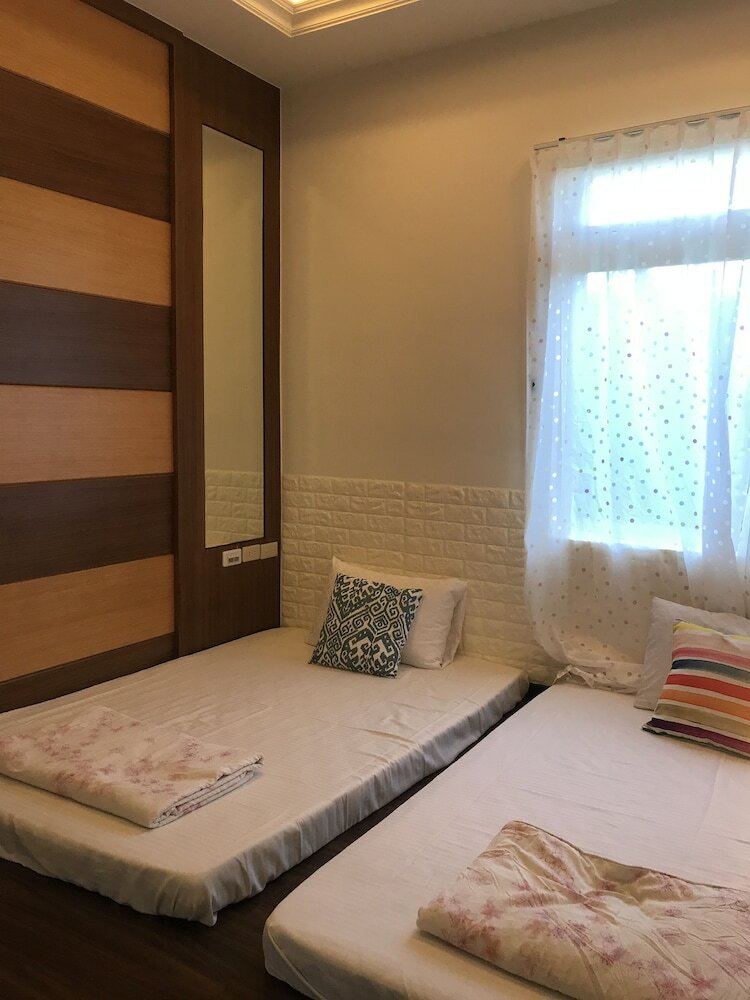 Hotel Hjs Guest House