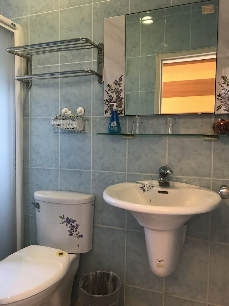 Hotel Hjs Guest House