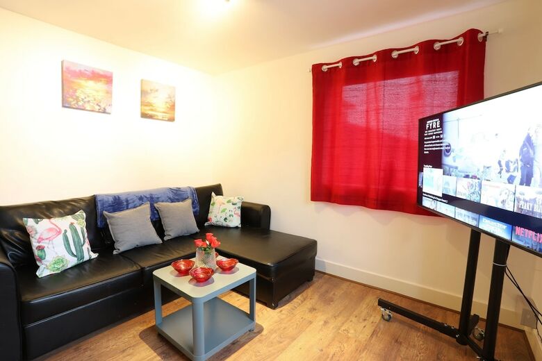 Icc Arena Fiveways Central Apartment