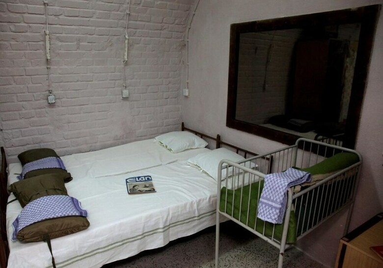 Hostal 10-z Bunker