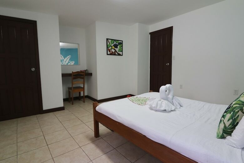 Parham Plaza Hotel