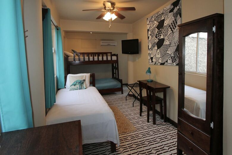 Parham Plaza Hotel