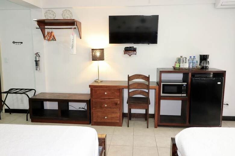Parham Plaza Hotel