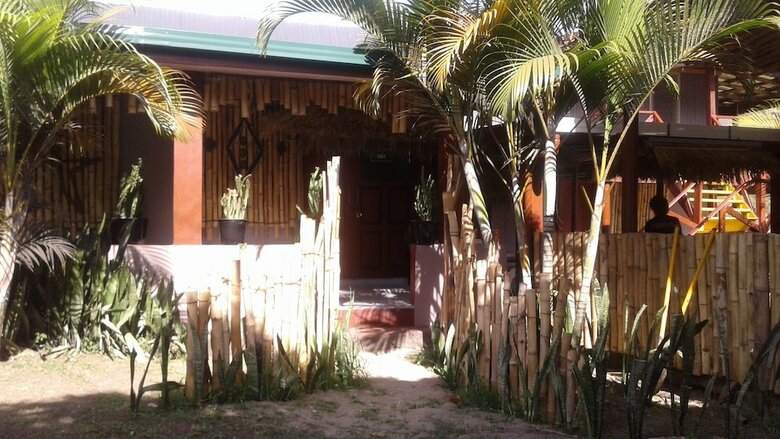 Hostal Outback Hotel Fiji