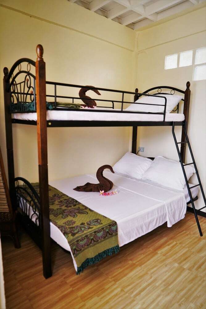 Hostal Hideaway Dive Hostel