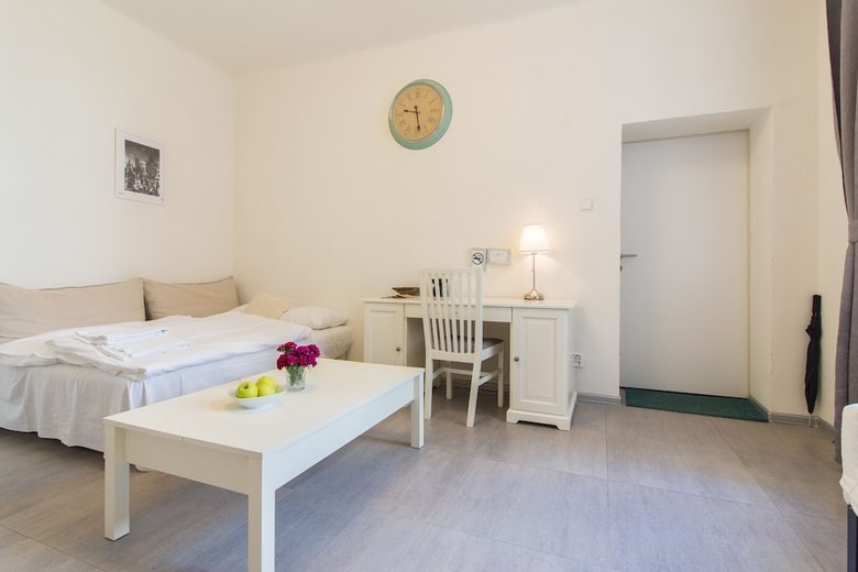 Apartamentos Prague City Apt On Wenceslassquare For 6