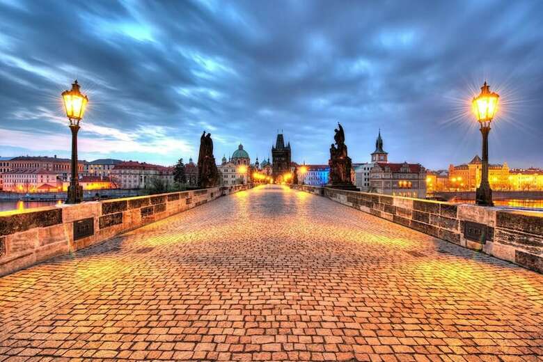 Apartamentos Prague City Apt On Wenceslassquare For 6