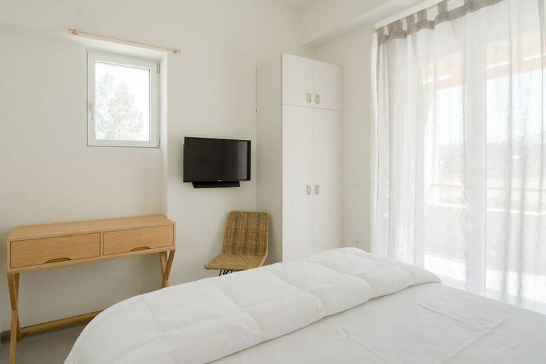 Apartamentos Vourkari Village