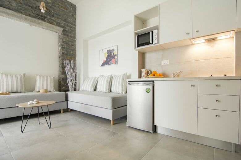 Apartamentos Vourkari Village