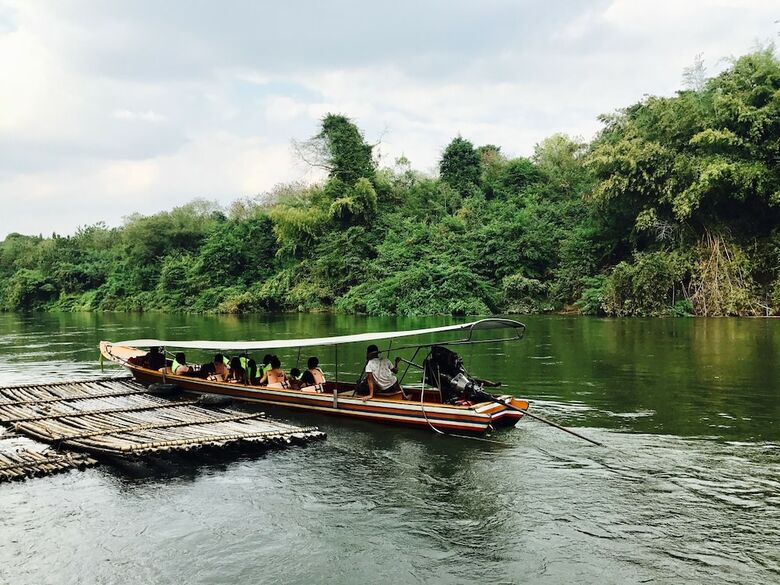 Hotel Binlha Raft Resort