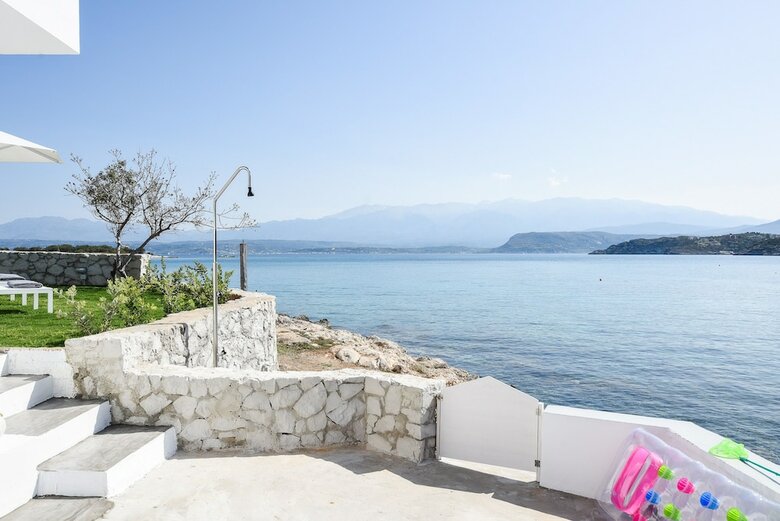 Apartamentos Casa Limnionari Beach House