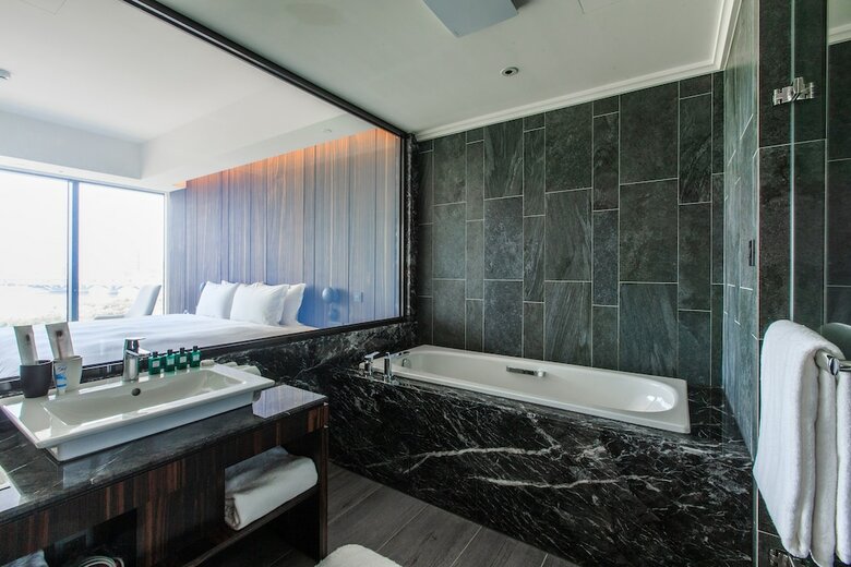 Suz & Catorze Hotel