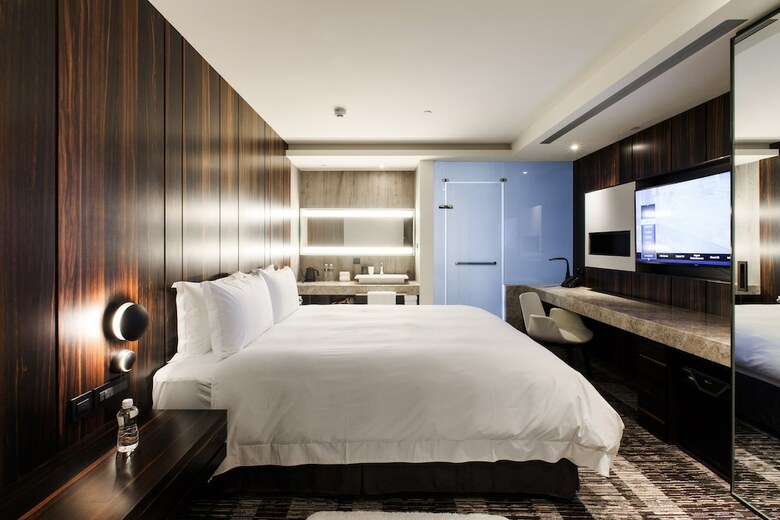Suz & Catorze Hotel