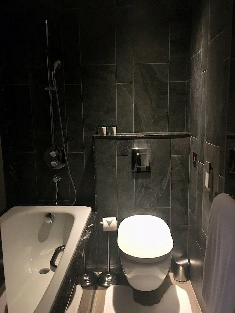 Suz & Catorze Hotel