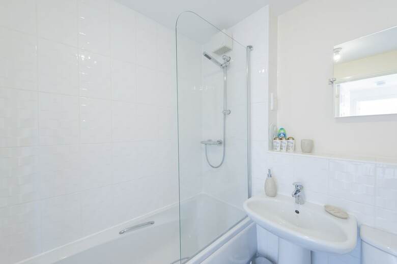 Duloch Apartments Kw