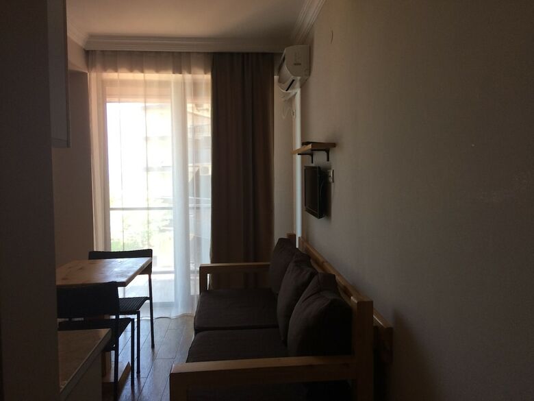 Mgzavrebi Gonio Aparthotel