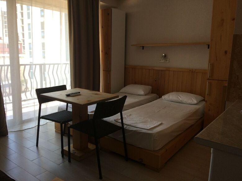 Mgzavrebi Gonio Aparthotel