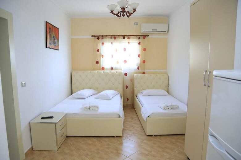Hotel Qeparo Napolon Complex