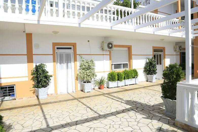 Hotel Qeparo Napolon Complex