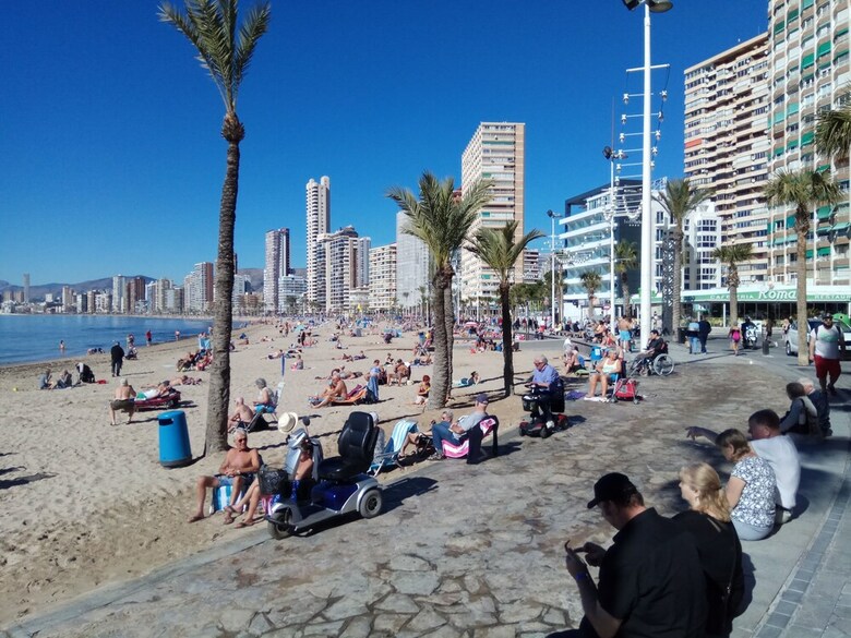 Apartment 1 Bedroom 90m Levante Beach