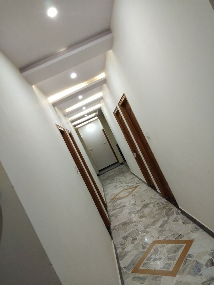 Hostal Hotel Shubh