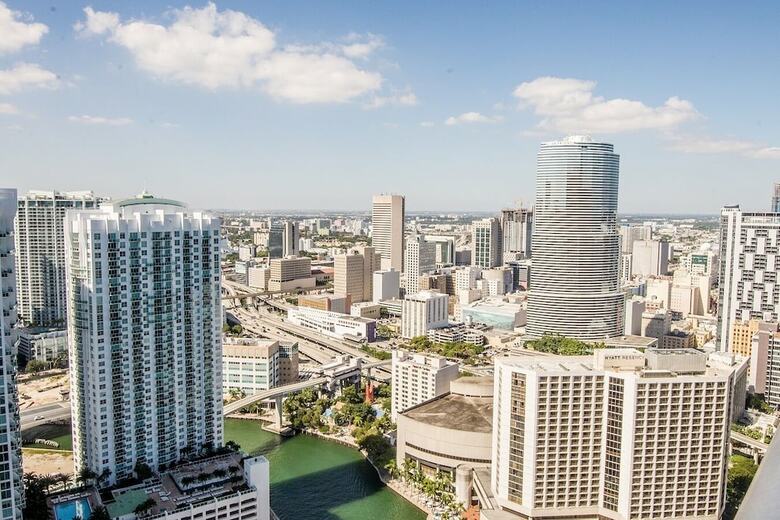 Icon Residences By Flashstay