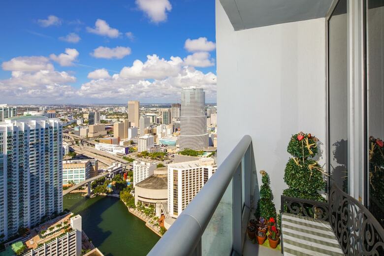 Icon Residences By Flashstay