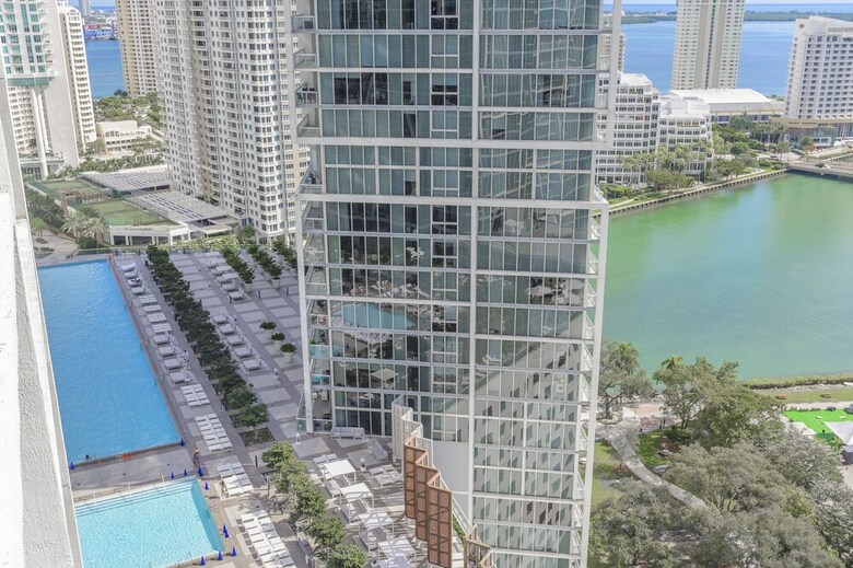 Icon Residences By Flashstay