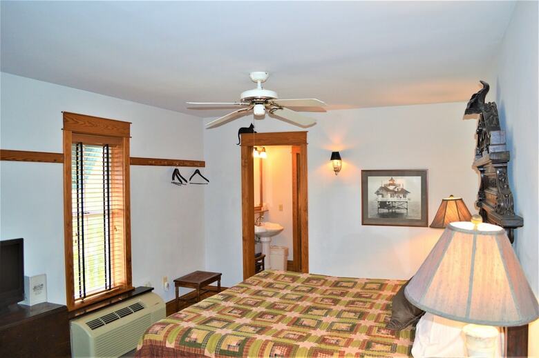 Bed & Breakfast Roanoke Island Inn