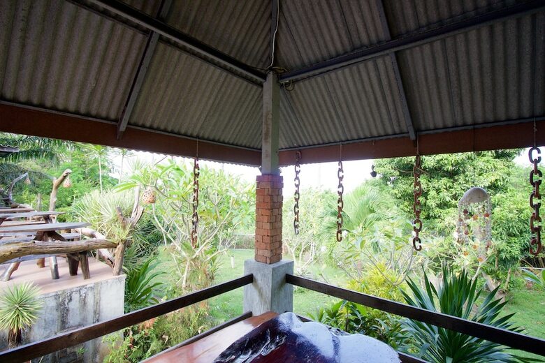 Hotel Sairee View Resort