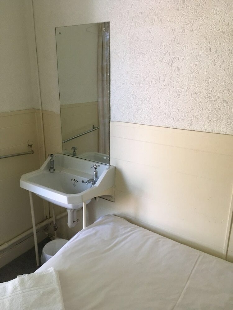 Hotel Canberra Guest House