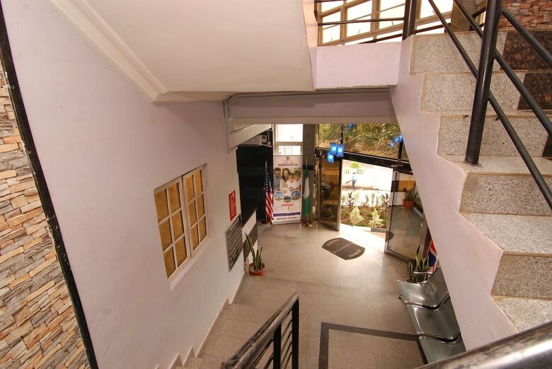 Silverland Hotel And Suites