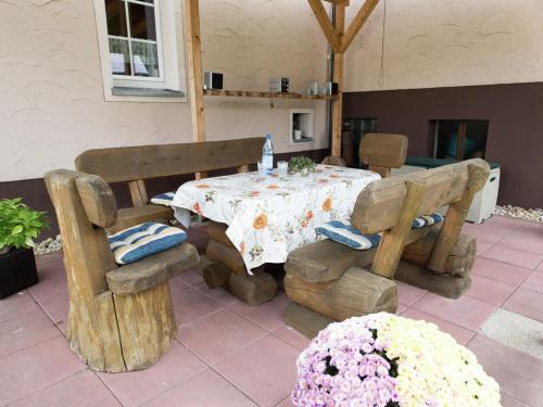 Modern Apartment Inpohla Saxony Near Ski Area