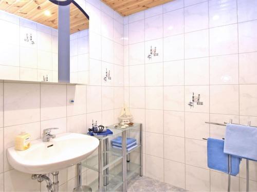 Modern Apartment Inpohla Saxony Near Ski Area