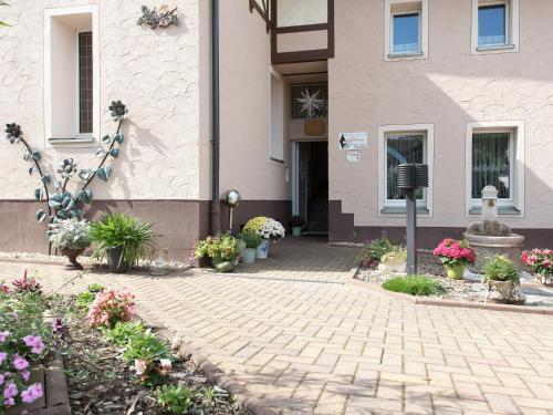 Modern Apartment Inpohla Saxony Near Ski Area
