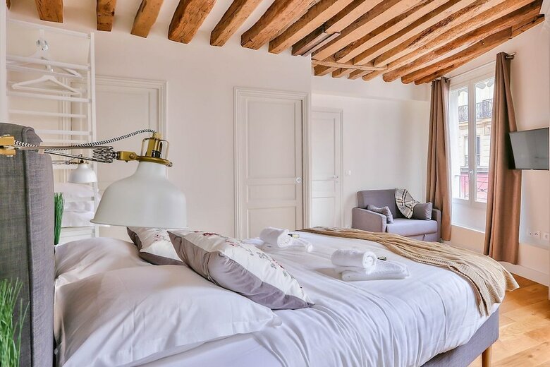 Apartamento Notre Dame - Typical Parisian Flat