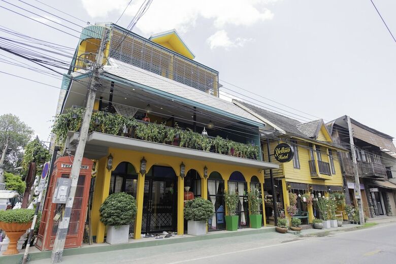 Yellow Hotel