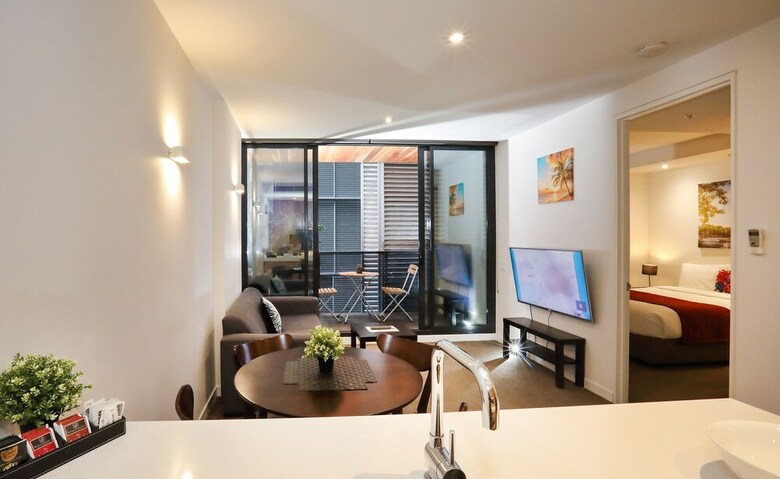 Flinders Street Apartments