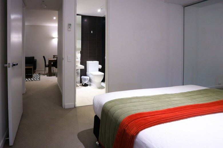 Flinders Street Apartments