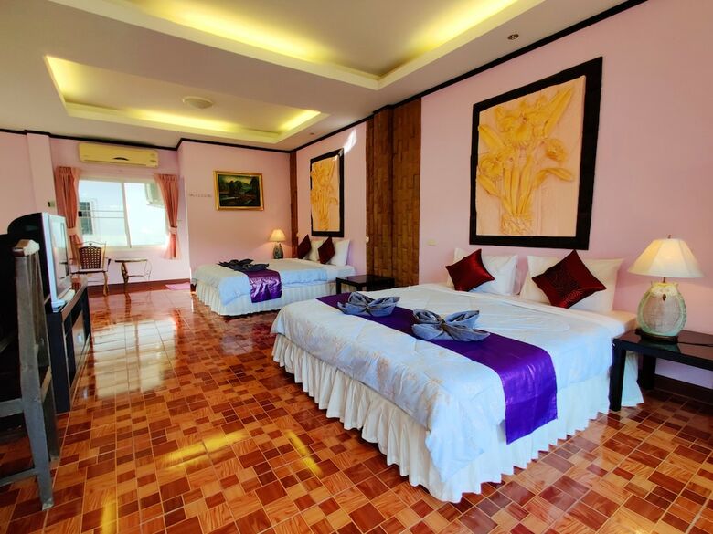Hotel Grand Orchid Resort