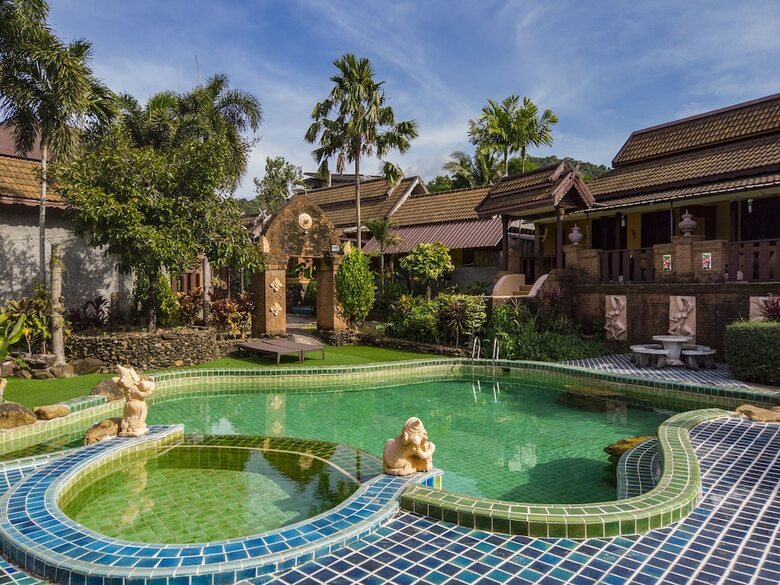 Hotel Grand Orchid Resort