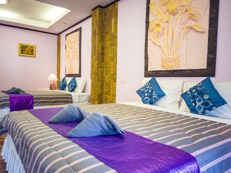 Hotel Grand Orchid Resort
