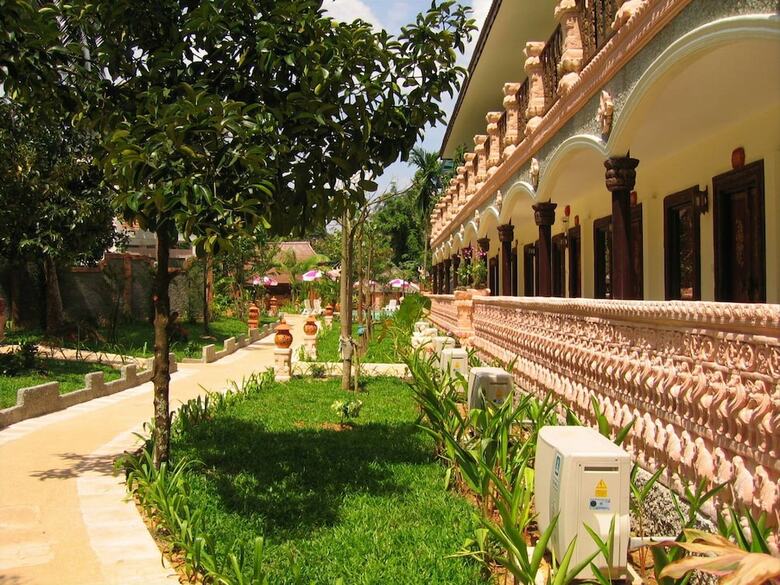 Hotel Grand Orchid Resort