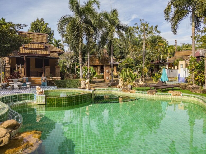 Hotel Grand Orchid Resort