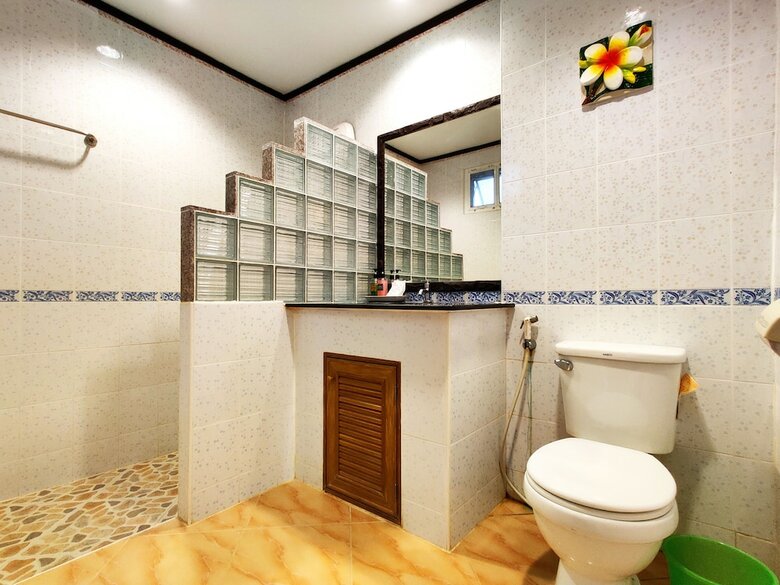 Hotel Grand Orchid Resort