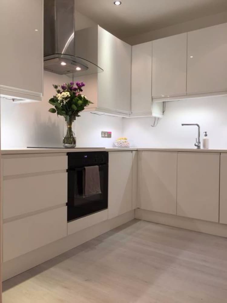 1 Bedroom Apartment In Morningside