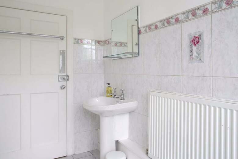 Apartamentos 3 Bedroom Flat In City Centre