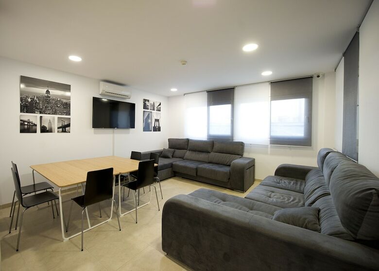 Hostal Residencia Universitaria Alboran